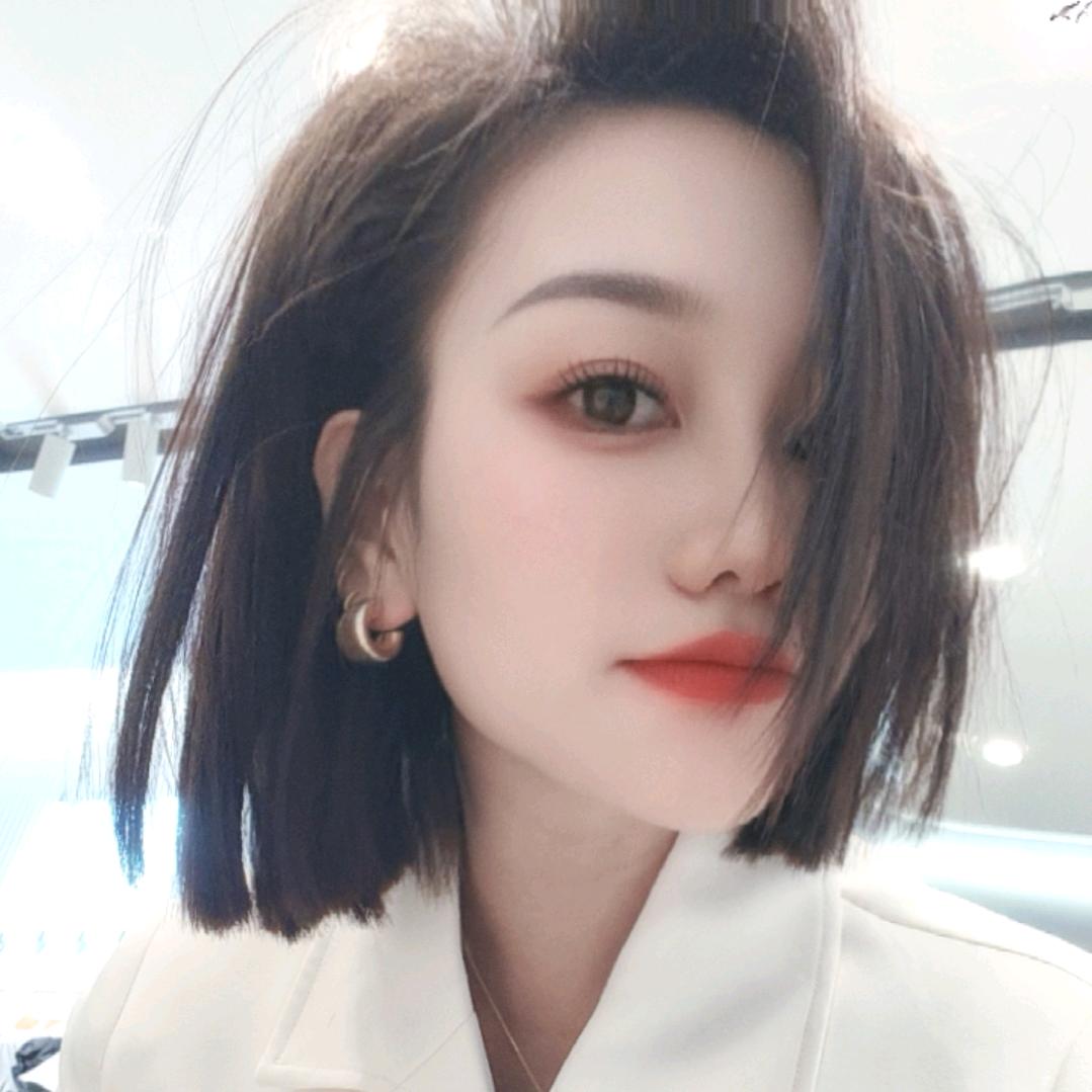 💋踩着云朵👉吻月亮