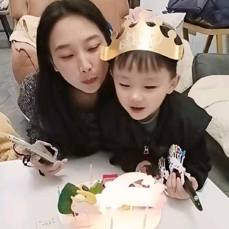 心囚|｡･㉨･)っ♡　♪于你