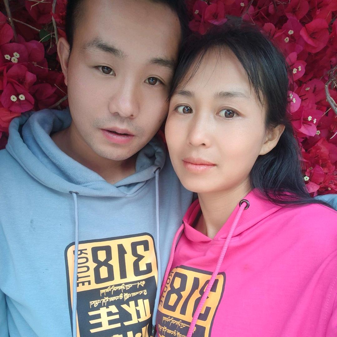 隆阳区乡妹雁儿食品经营部