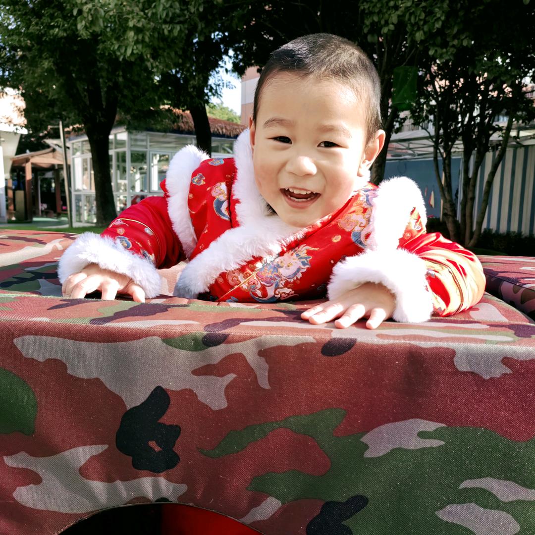 童言童宇