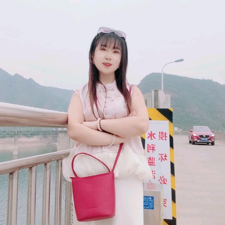 恋衣女装，小云