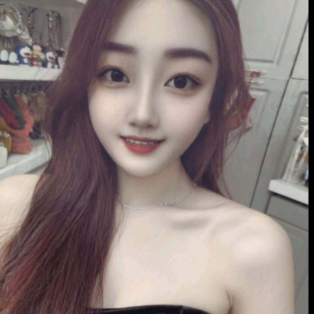 化妆师，凯丽