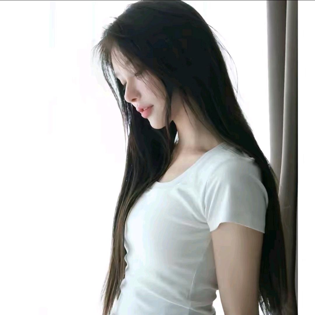 周周.
