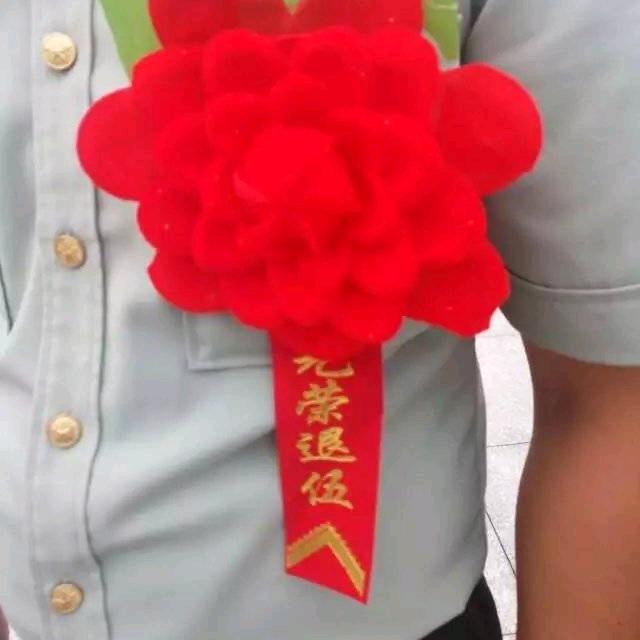 思钱想厚的马夫╮(ਊ◞‸◟ਊ|||)╭