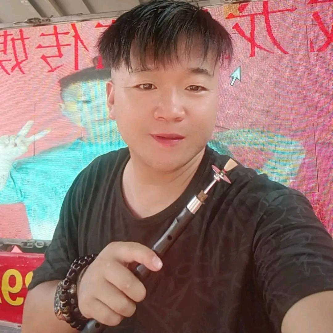 公鸭嗓  威龙