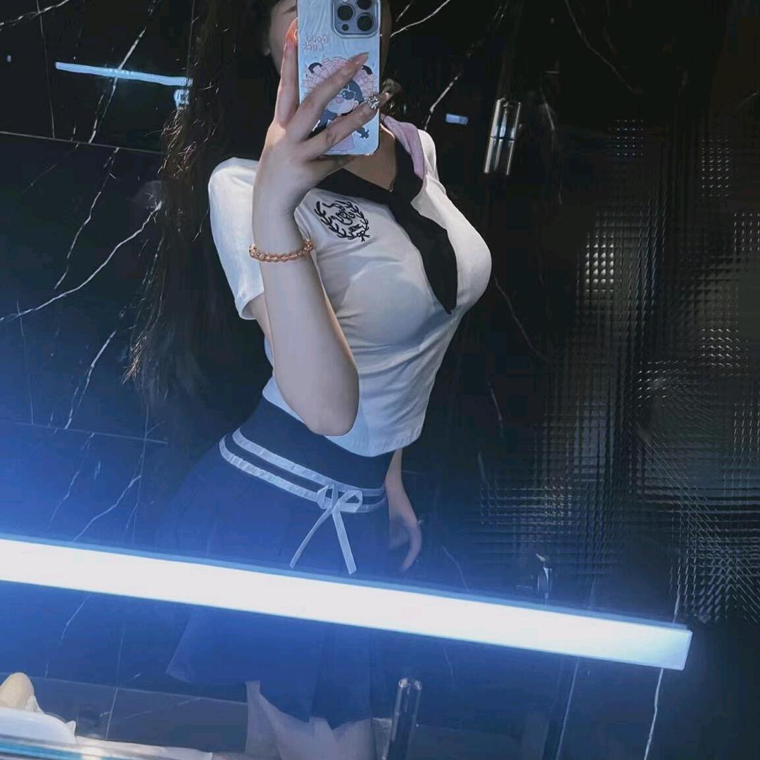 黑夜中的一道光🌸