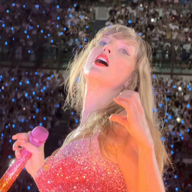 蹦迪时狗崽扯我衣角