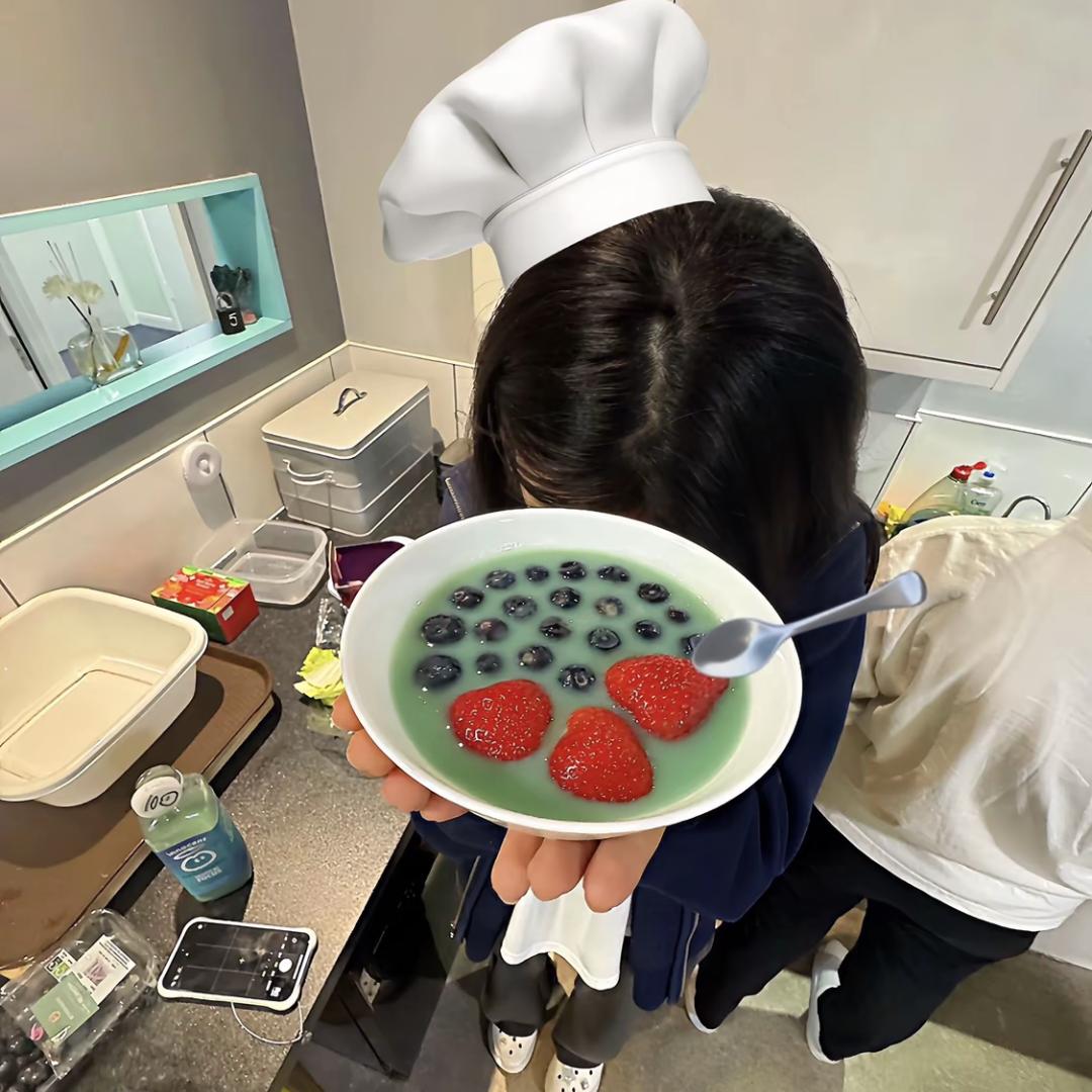 是晗^