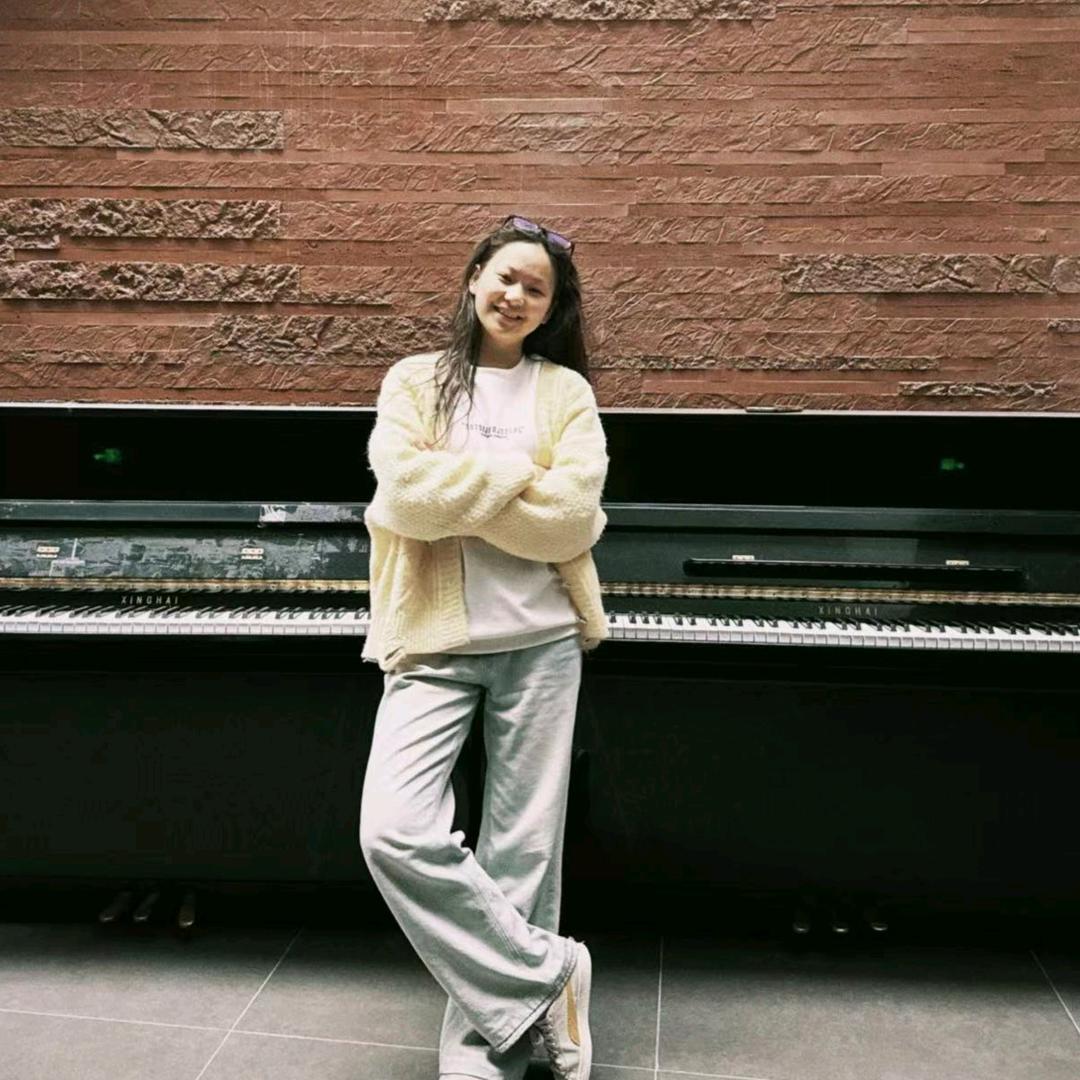 喜欢拍拍拍的小F