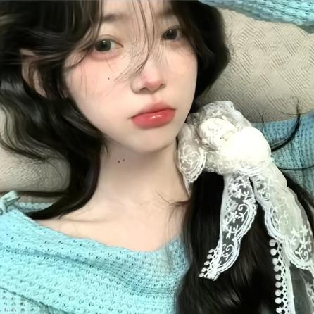 玫瑰藏于盛夏。