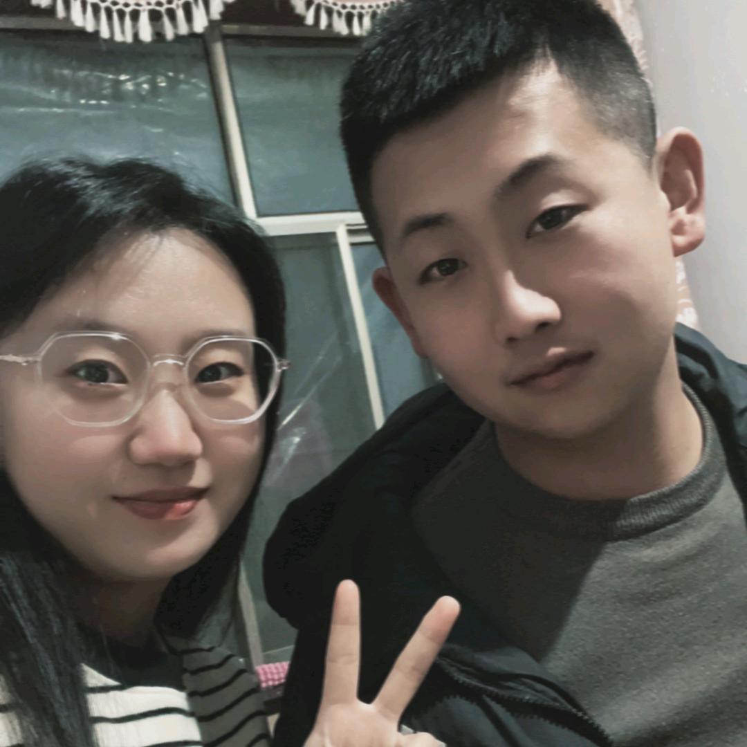 玩挖机小青年