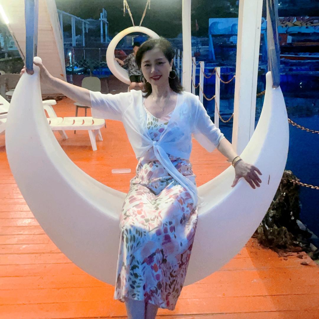 长沙高桥女装侨奈迩靓姐