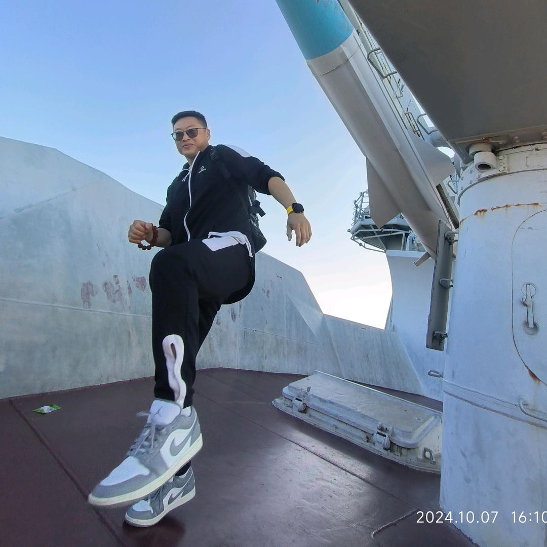 🦌非必要的Mr.张