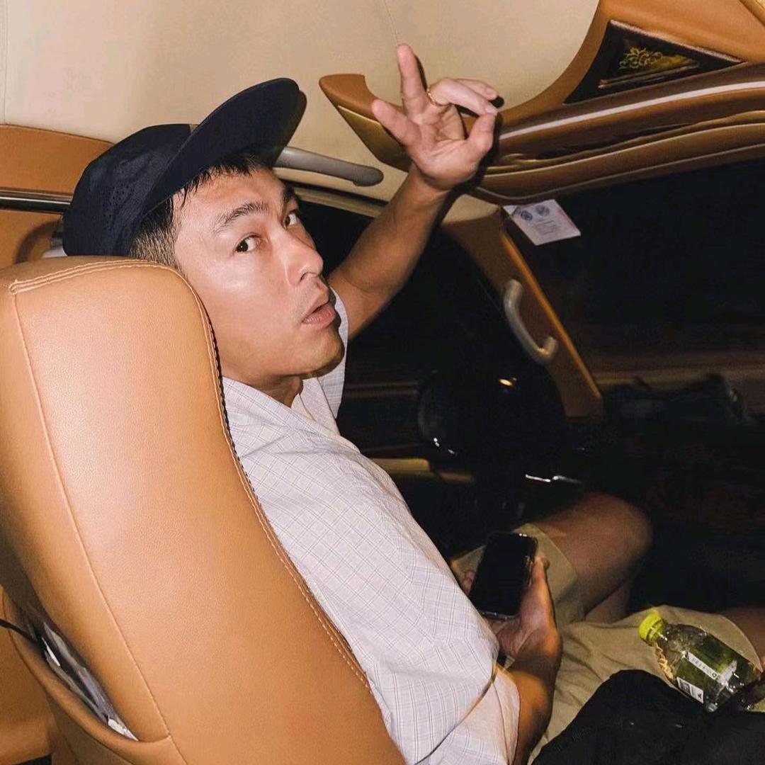 今晚早点睡.