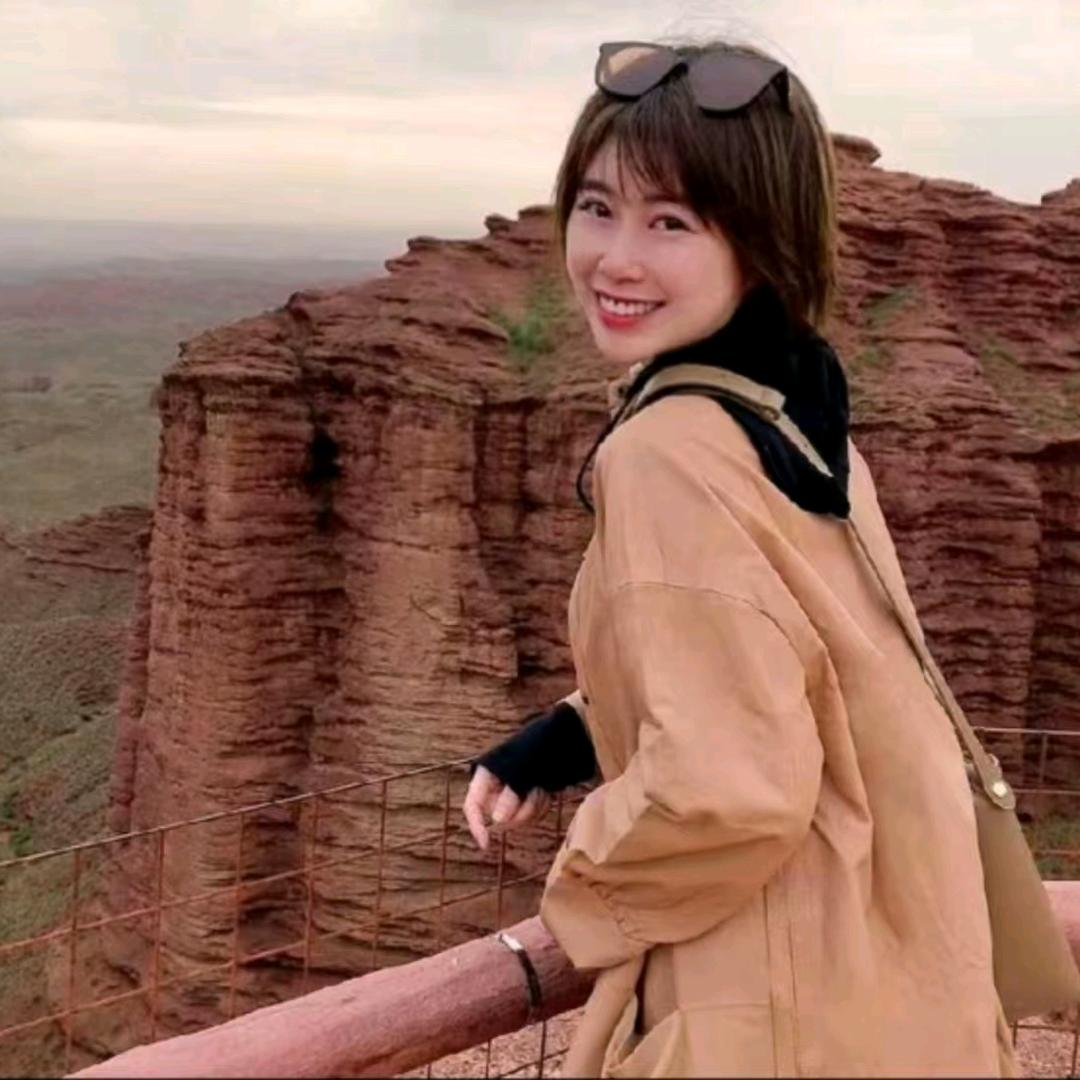 亚楠本楠（精致穿搭）