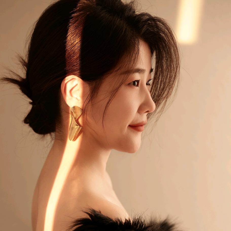 莹