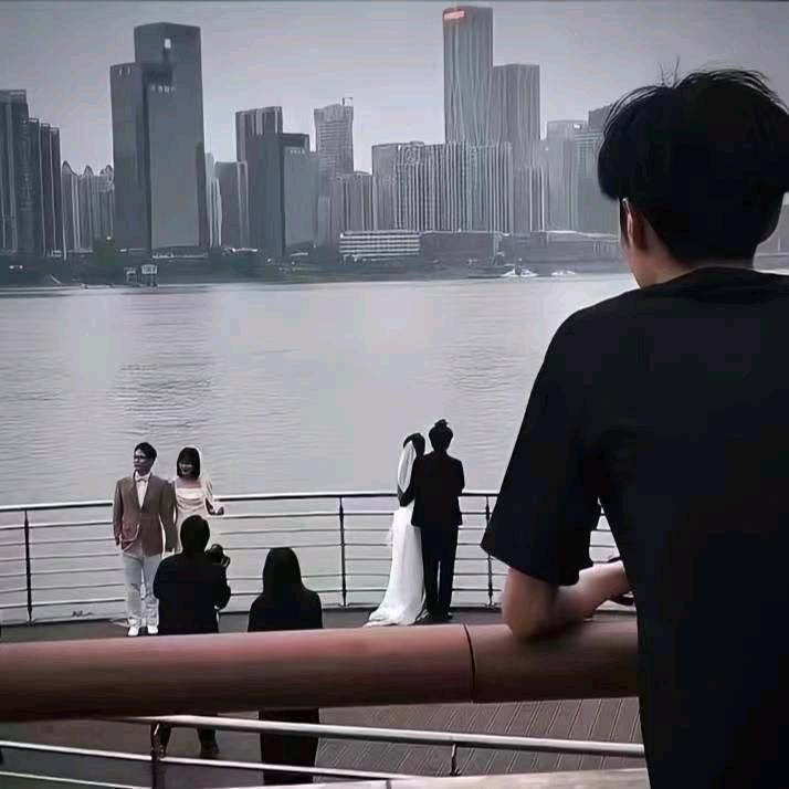 王鹏.