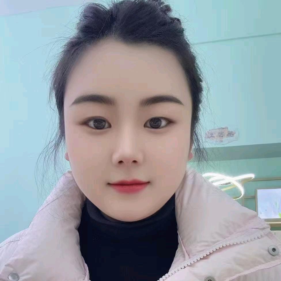 轻素栖花里小洁