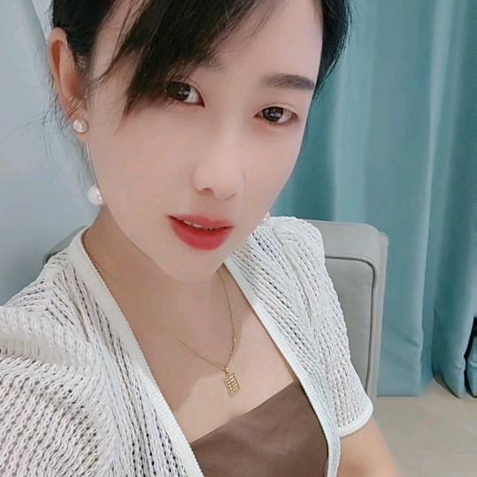 开心❤️英妹子🌹