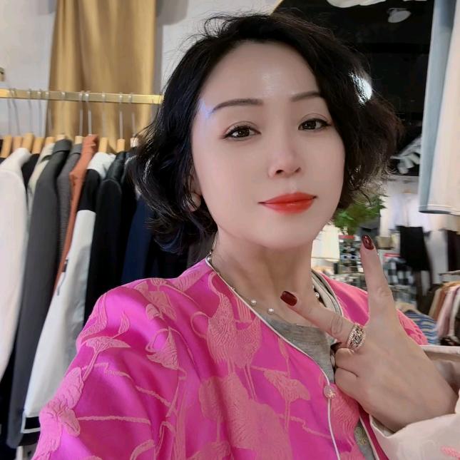 北京简约时尚女装石景山店