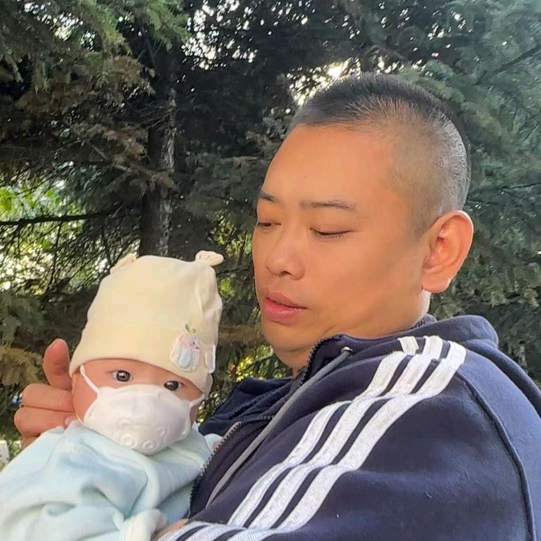 走路都带风丶