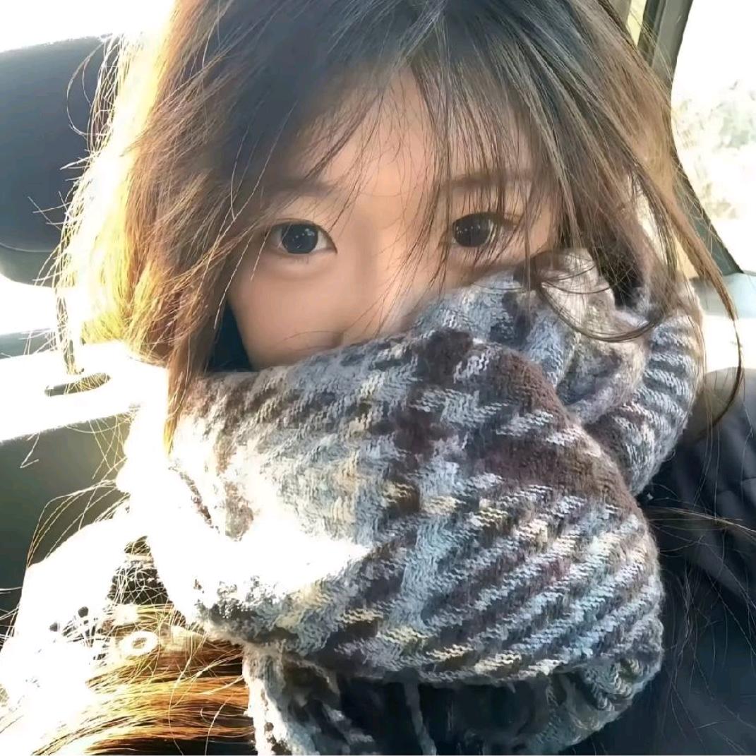 茜