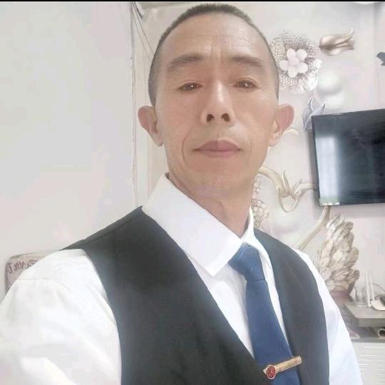 养老院周院长。