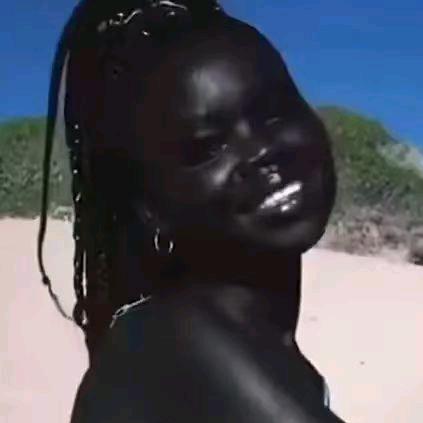 ﻬ䵻䞁𒀱𠁆䶣𒀱䁷䕛𒀱䕥蘐𒀱㒳闁