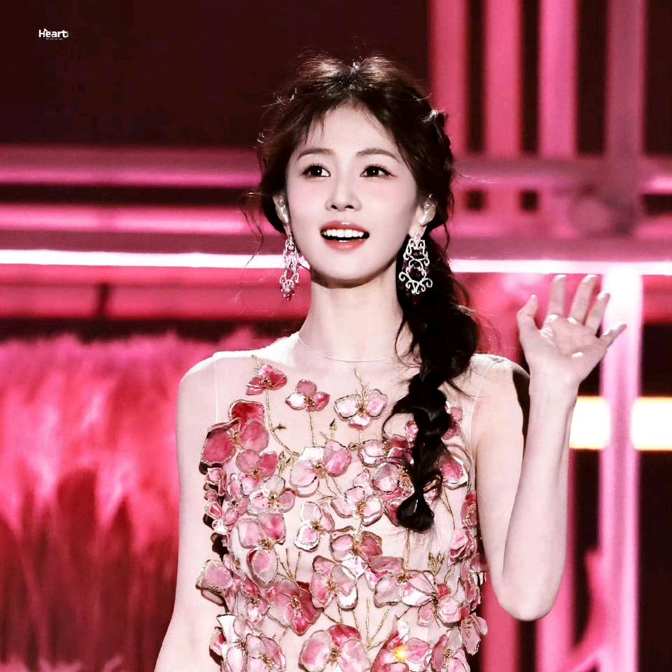 追鹿少女日记🦌