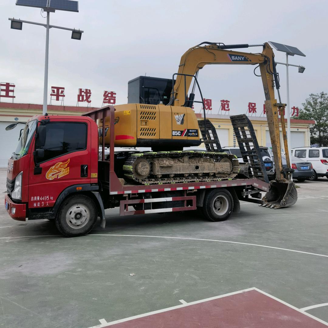 豪豪 挖机板车租赁