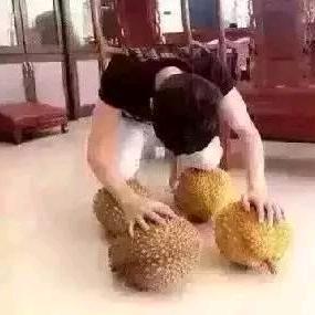 跪着榴莲唱征服🔨