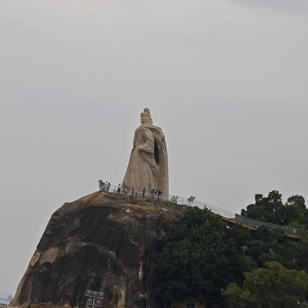 心软伤的是自己……