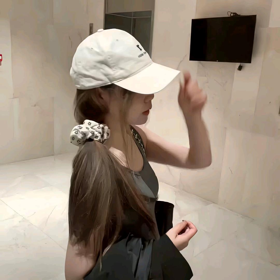 窝似小苒.