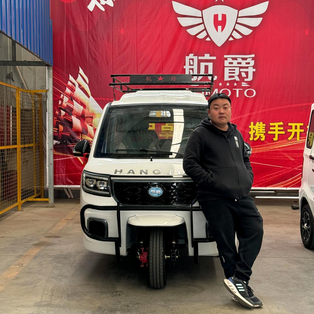 航爵燃油微轿厂家（小王）
