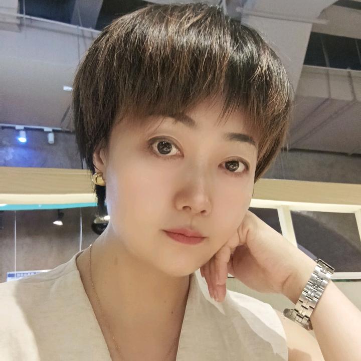 萌童童装集合店