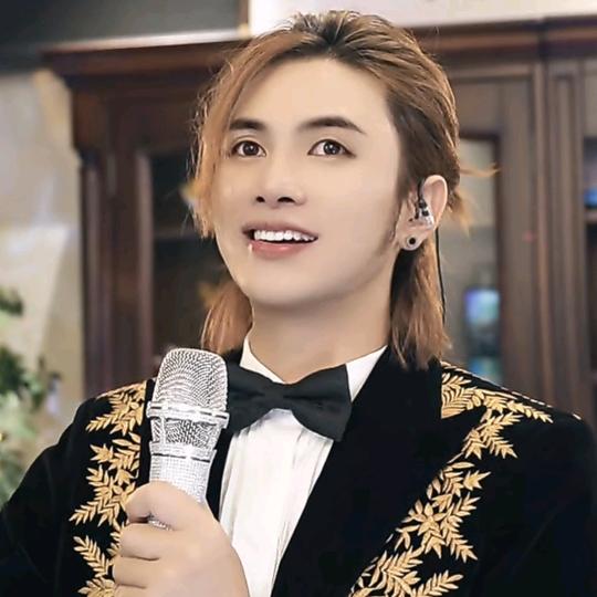 🌹ꦿꦼ҉与李💞꯭࿚谭情⁵²⁰