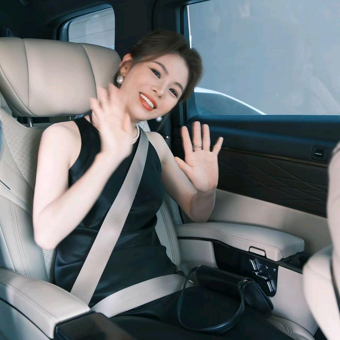 几里与麻 （精致穿搭）