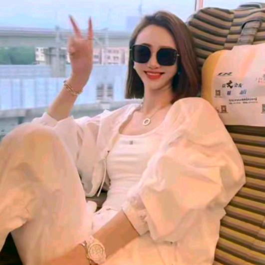 时尚穿搭～熙薇sivi