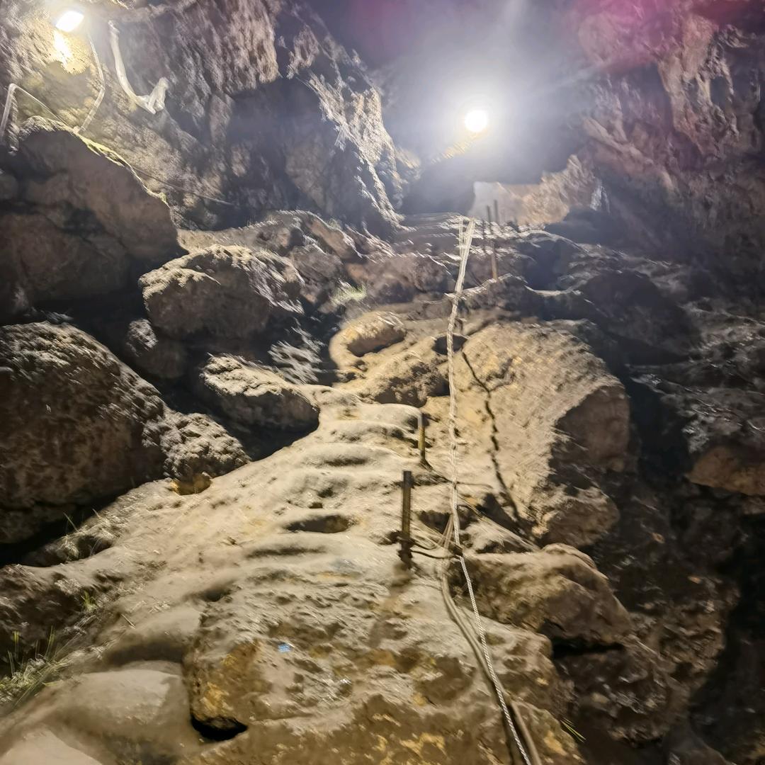 踏山巅