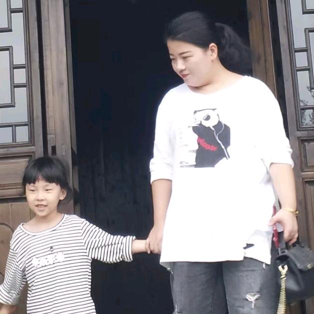 80后有个小~戚宝