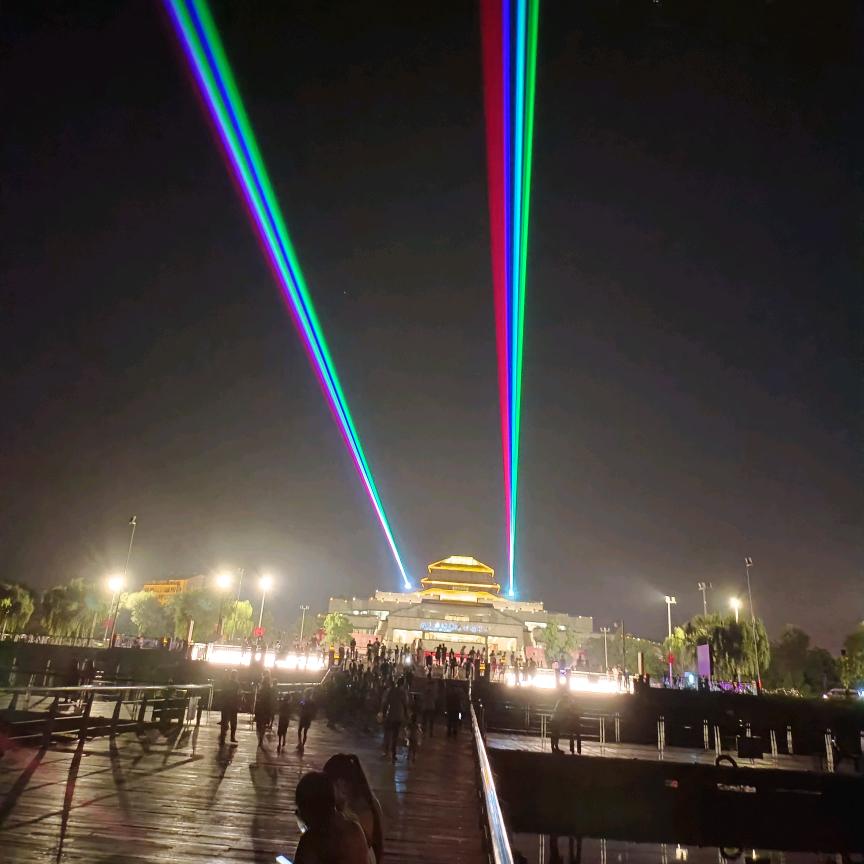天空蓝色gyc