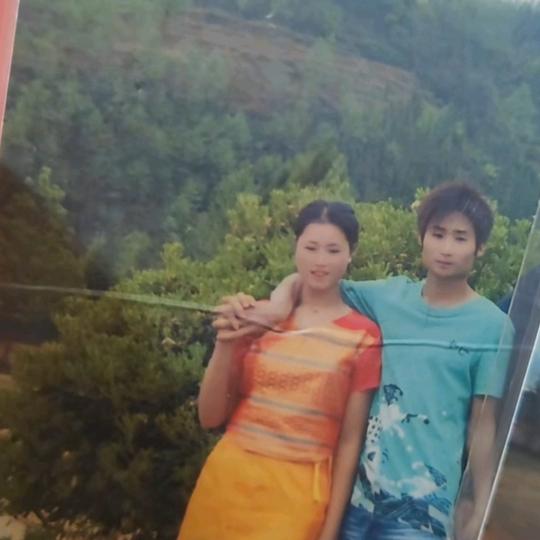 一家人开开心心