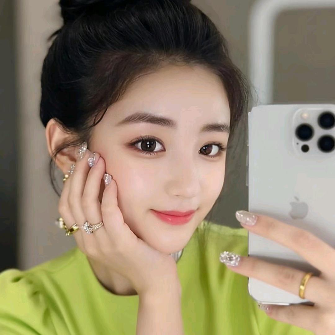 ;萍萍🤹🏻‍♀️∠❀)_