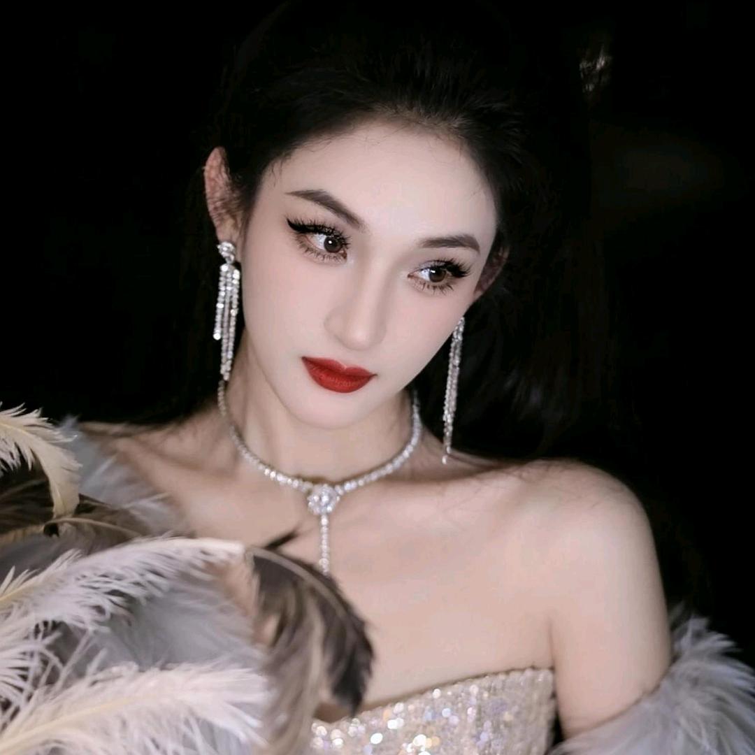 彩君姓李