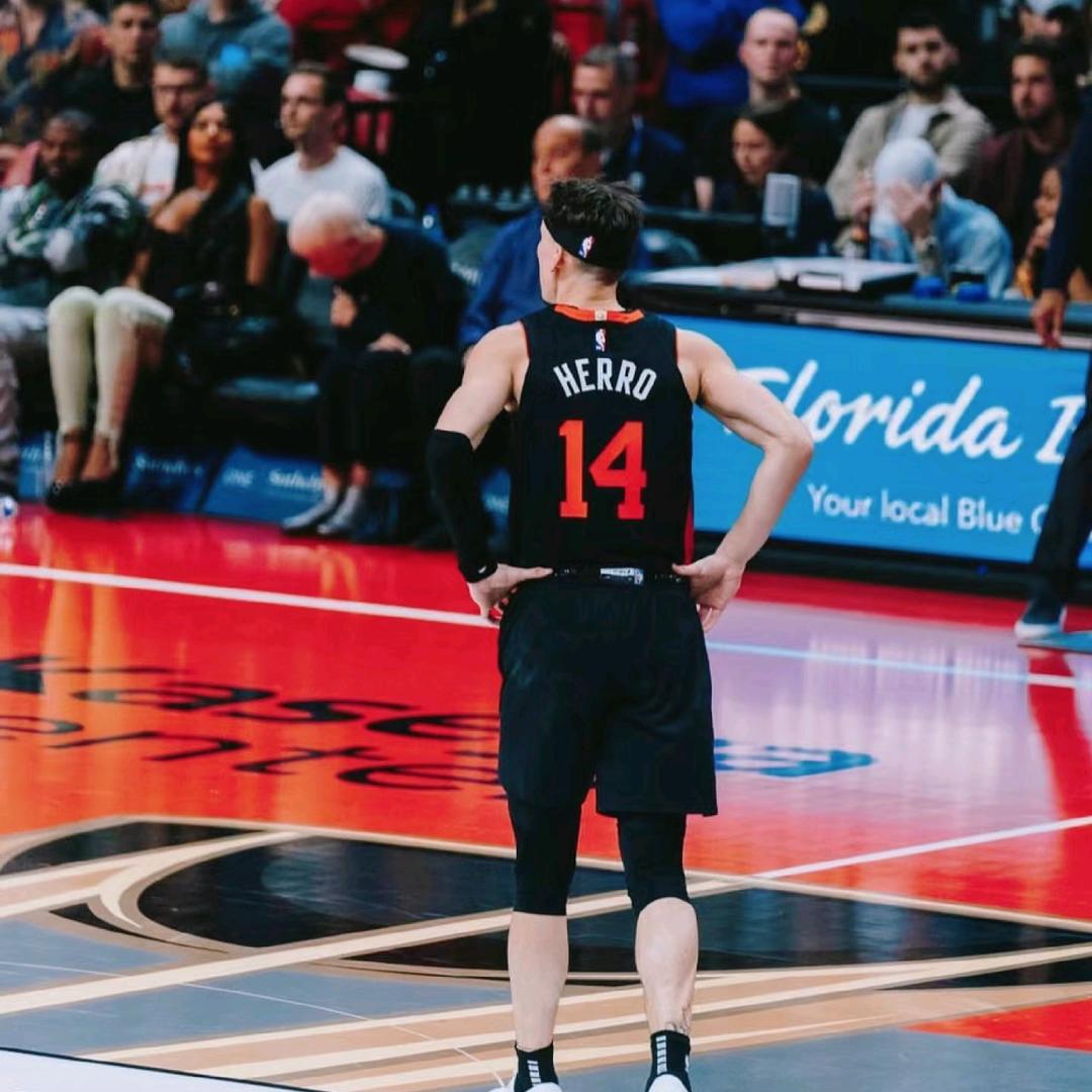 迈阿密都穿卫衣