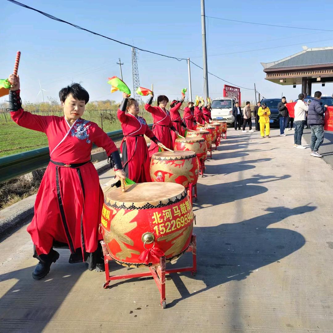 北河马鼓舞队，憨憨