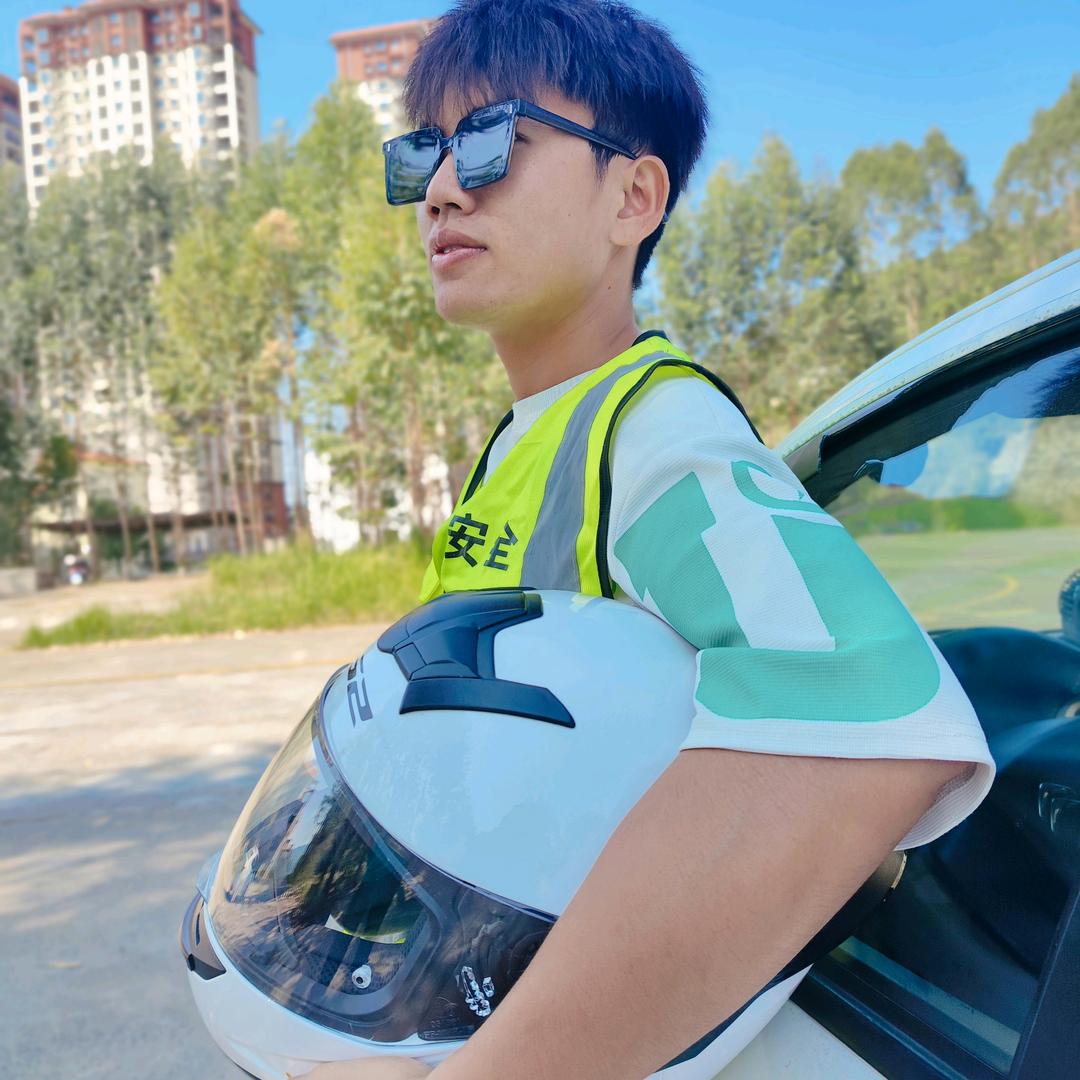 路路通驾校老灯