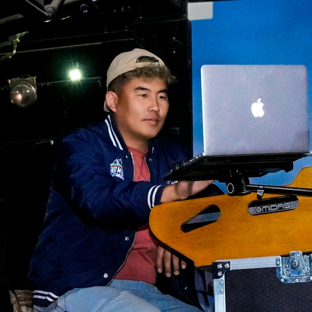 @小查@