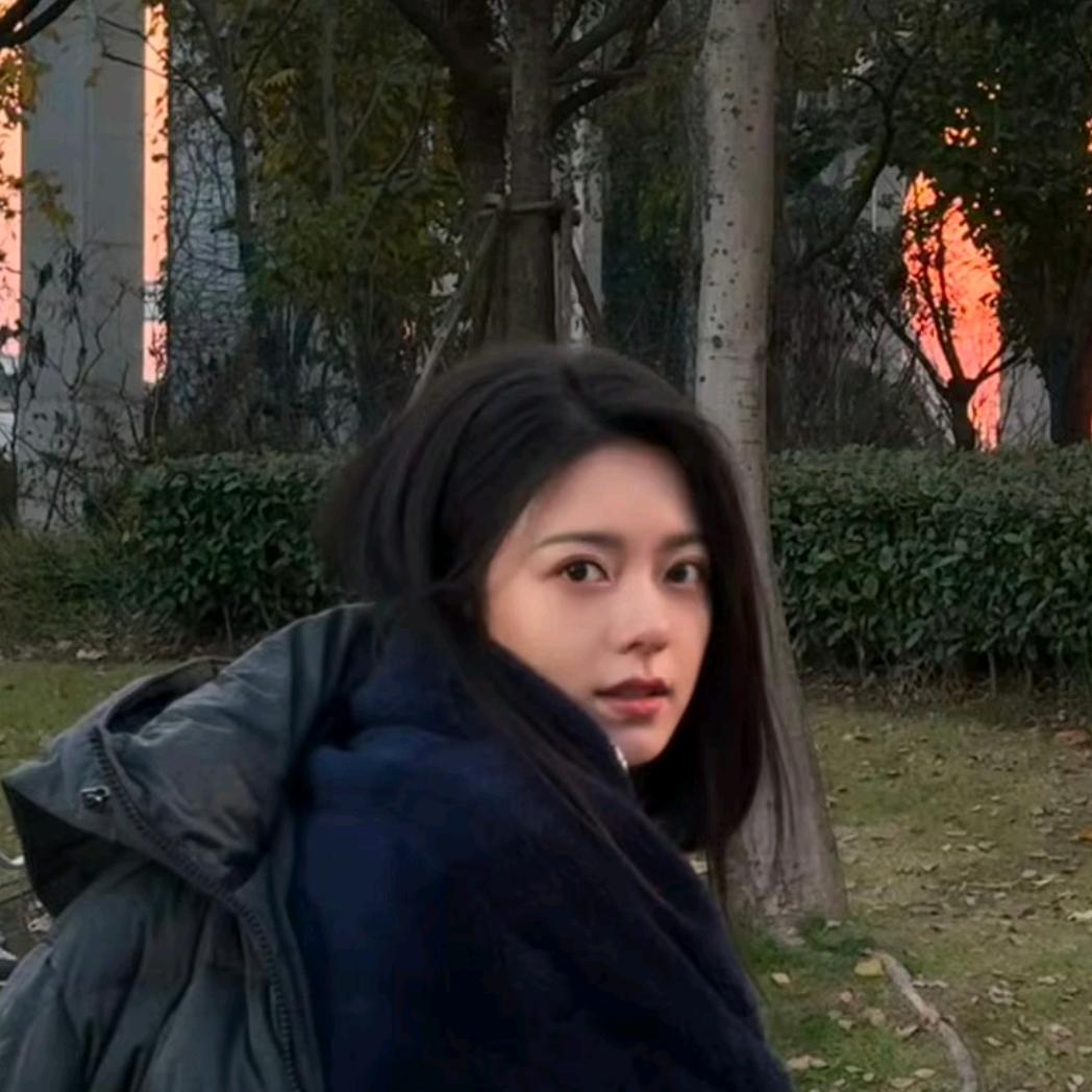 田甜甜甜🍯(财神爷的幸运小富婆）