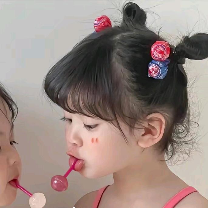 嘿！美丽的小姐船靠岸了